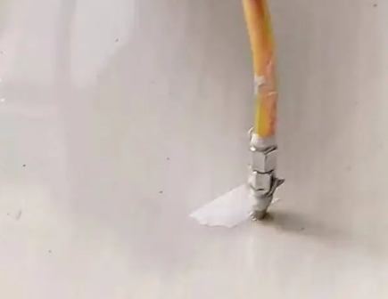 喀喇沁瓷砖空鼓维修公司专业解答在瓷砖铺贴过程中，如果使用的砂料过粗（如全部使用了粗砂），可能会导致以下问题
